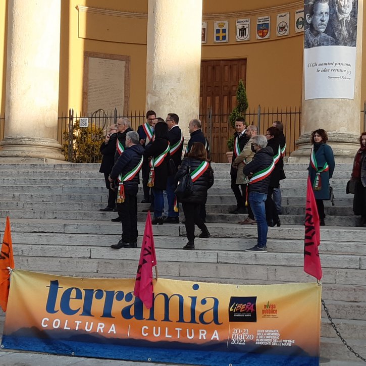 Giornata memoria vittime mafia in piazza Brà organizzata da Libera presidio Verona.